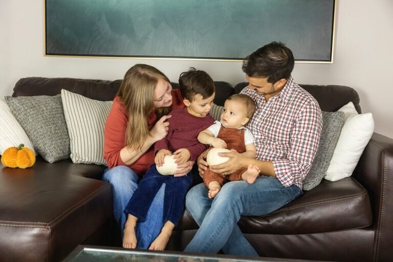 Image of a family photoshoot in the woodlands, texas. 