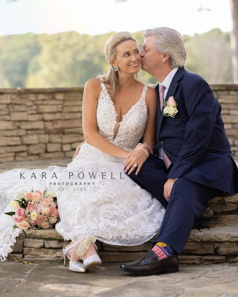 Atlanta, GA bride and groom at the Flat Creek Country Club. Kara Powell Photography