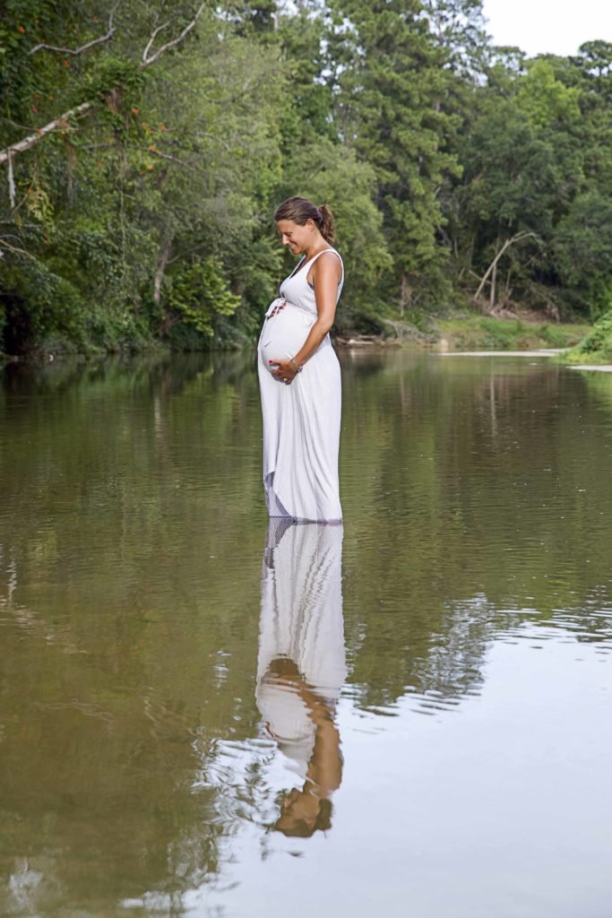 H.untsville TX expecting mother in a creek