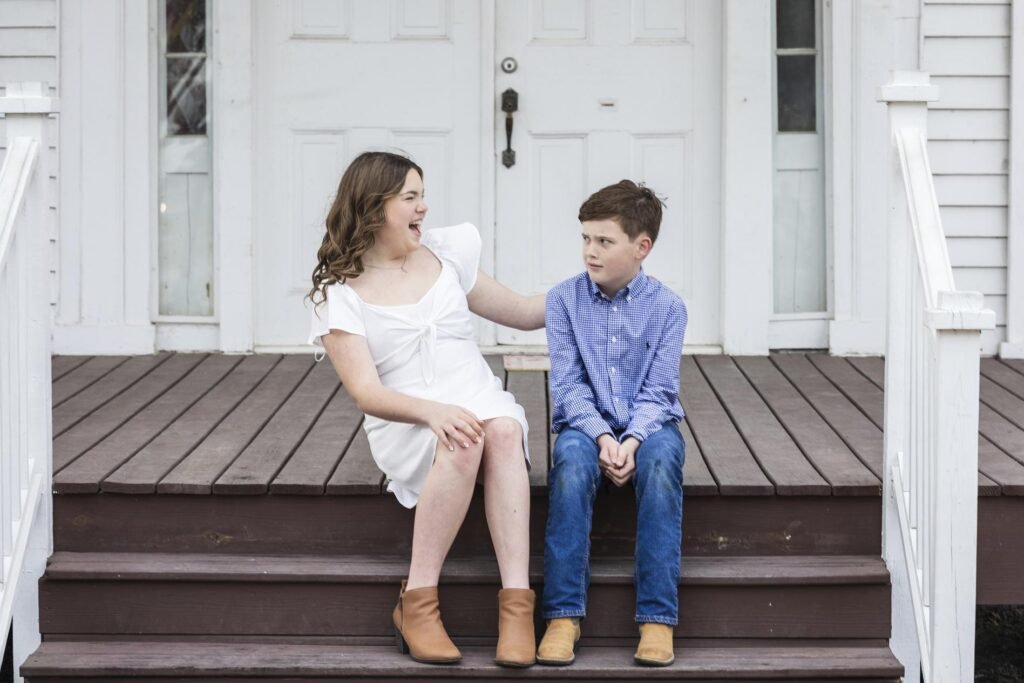 Siblings in Montgomery TX, Kara Powell Photography.